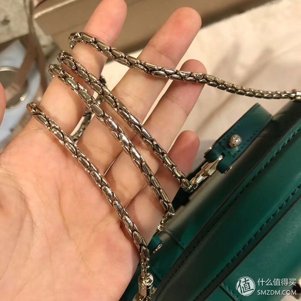 宝格丽祖母绿小号蛇头包入手评测