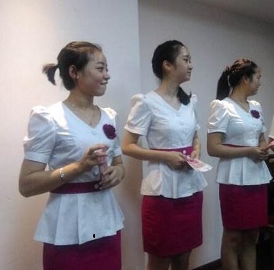 摆地摊起步，如今她开40家店，卖美容仪器月销80万