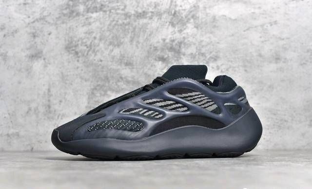 『椰子』Yezzy 700v3黑色灵魂,椰子值多少钱?