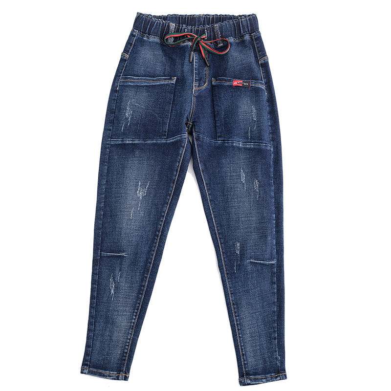 懂时尚潮流的女人这样穿，今秋主流牛仔裤，穿着显高特百搭