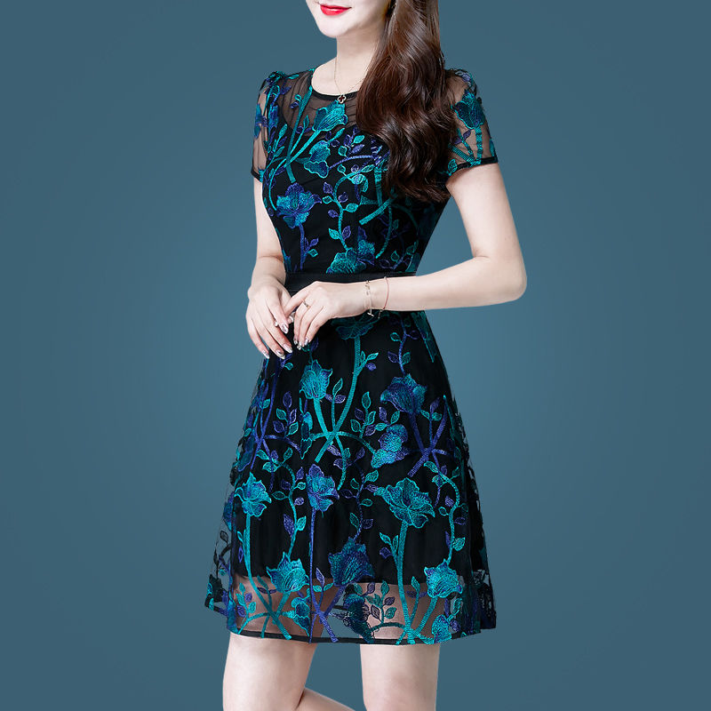 有一种裙叫“网纱裙”，魅力气质无形中增添女人味，美的勾人心魄