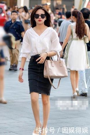 【高跟鞋】路人街拍,T恤搭配高跟鞋,整体来看小姐姐这身打扮还是很美的