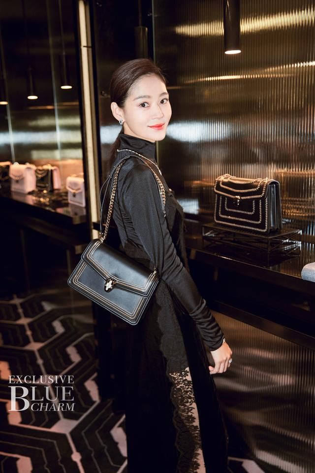 时装周上的王媛可太抢眼!穿长裙都掩不住大长腿