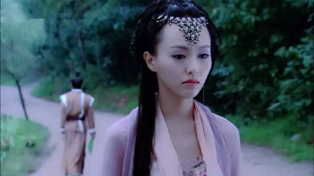 你的额头适合什么刘海?舒淇陈妍希换对刘海脸小一圈,美成仙