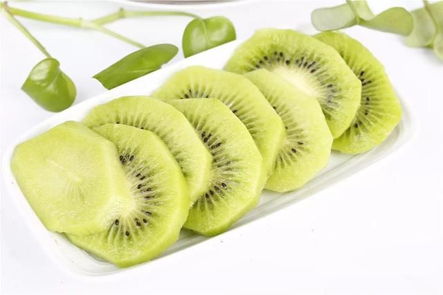 济南一市民听信朋友圈传言吃坏肚子 为治口腔溃疡每天吃6个猕猴桃