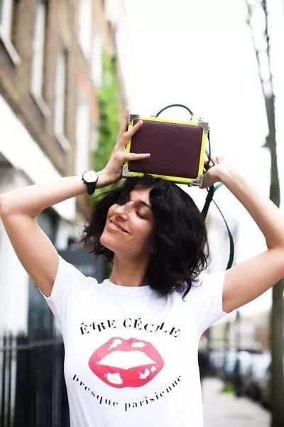 时装精们都不甘心撞包,她们把目光瞄准了这些小众却有格调的宝贝