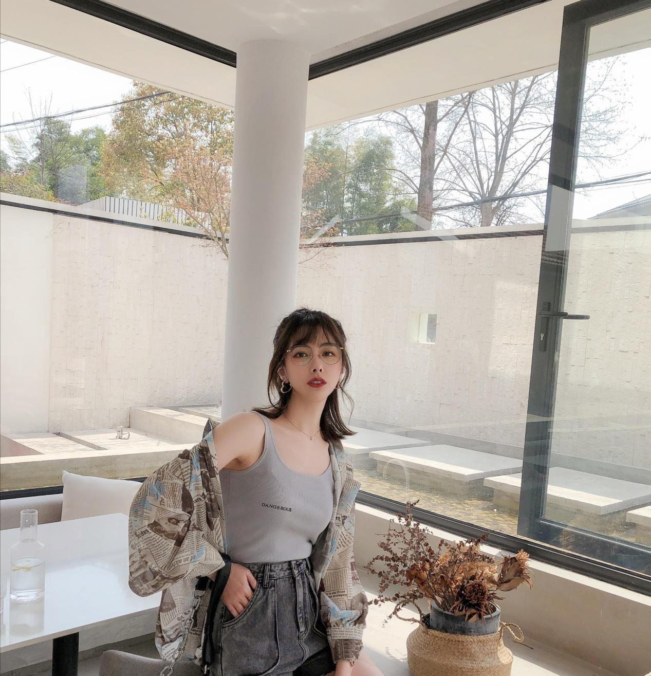  『气质』女人过了30岁尽量不要穿卫衣,推荐呢子大衣6套穿搭,时尚有气质
