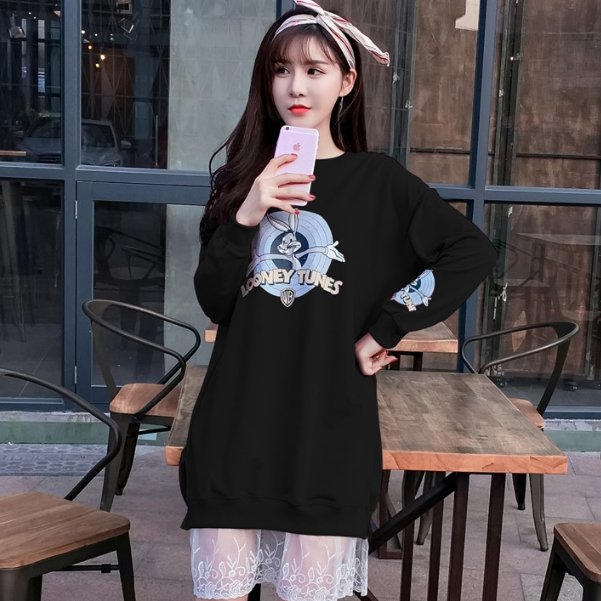 女人不能亏待自己，这洋气的卫衣裙，一件才一百多，超仙