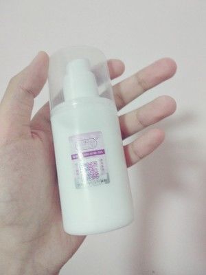 药店这种乳膏火爆了，全部都是维生素，3次嫩白皮肤，好用到哭!