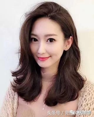 头发散下来的季节到了，你可以换款发型了，各种年龄段都有！