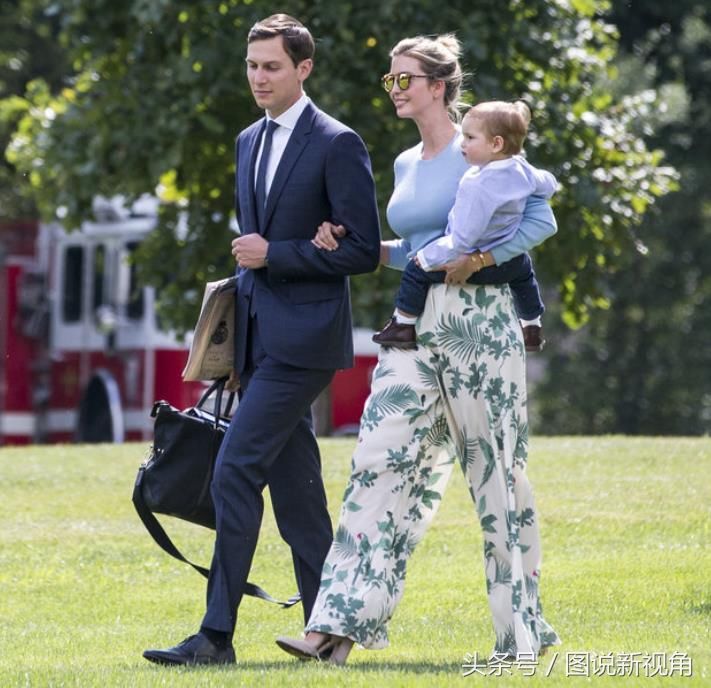 伊万卡又换装扮,不穿裙子却穿裤子,线条更明显了