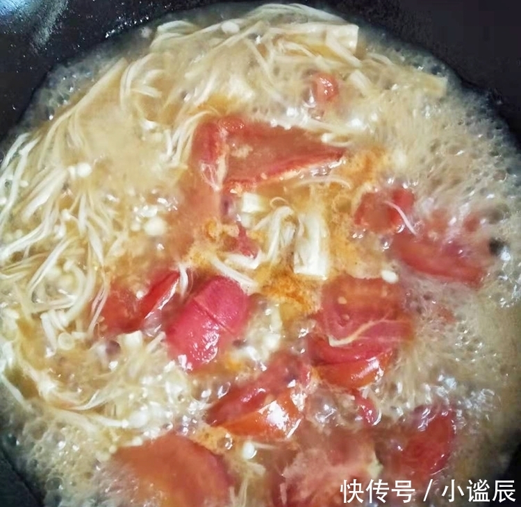  『变细』西红柿和它一起煮，隔三差五吃，美白淡斑排宿便，腰肢变细了