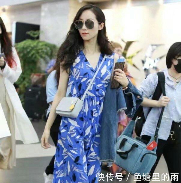 韩雪身穿开叉裙大秀美腿, 网友 不怕走光吗