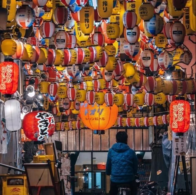 日本摄影师的一组街景生活照，凭什么惊艳了时光？