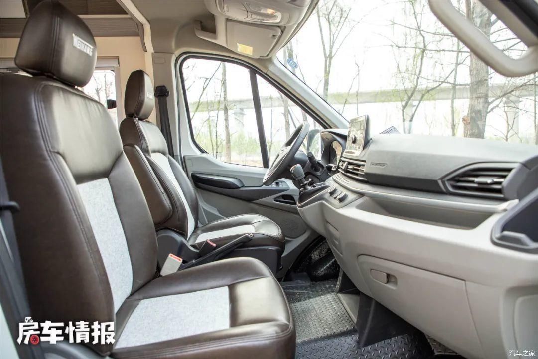  『汽车』开房车旅行担心没电？这款V90房车能用汽车充电桩，电器随便用
