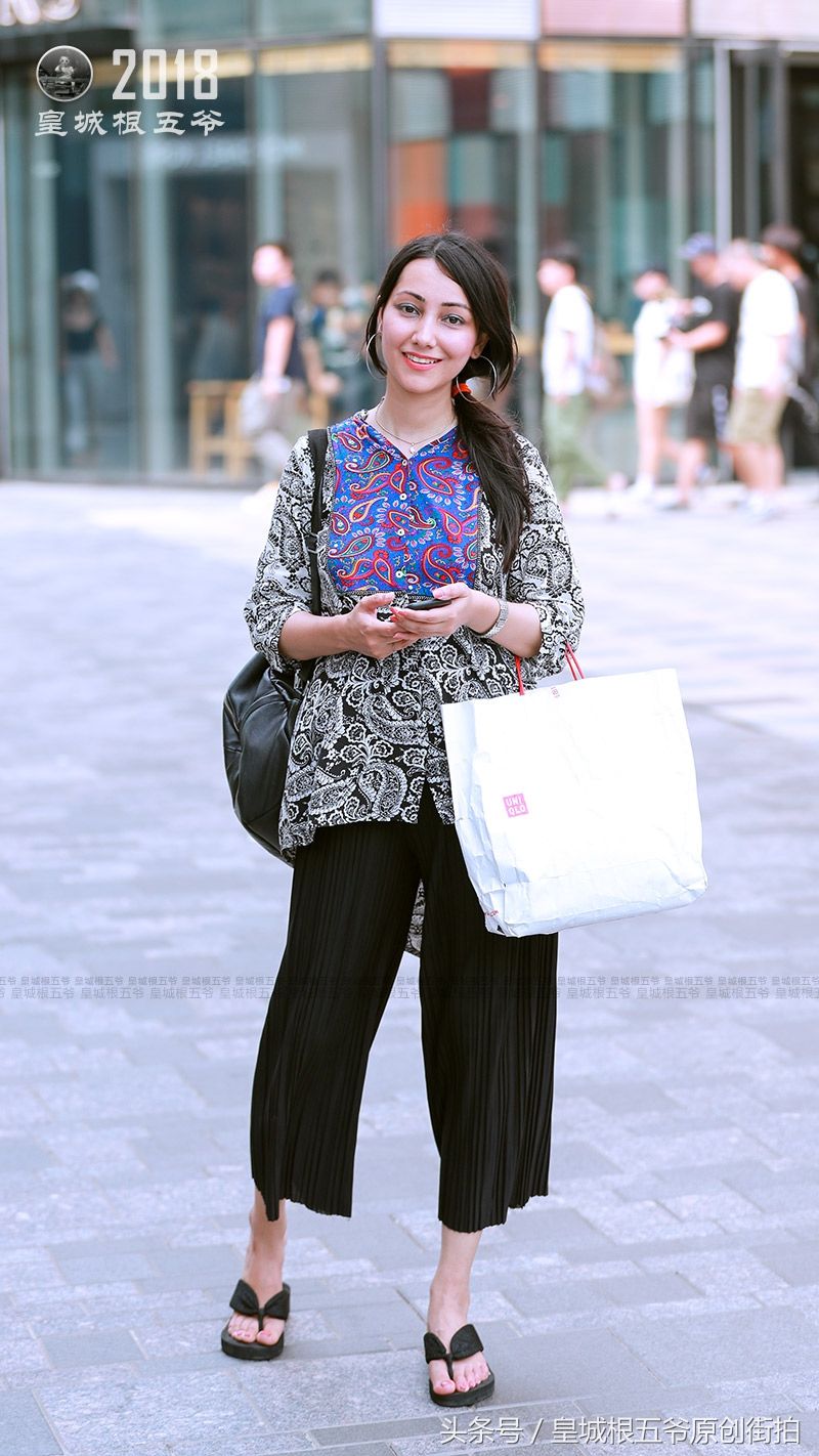 街拍:你说太老土，我说很时髦，每一个都有自己对美的定义