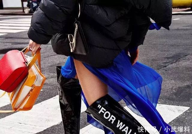 人人都有的黑色打底裤，其实这样穿更美！