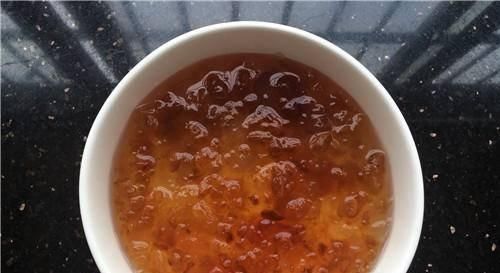 『放在一旁备』此菜,满满胶原蛋白,女人常多吃,皮肤紧致白嫩,素颜也很美!