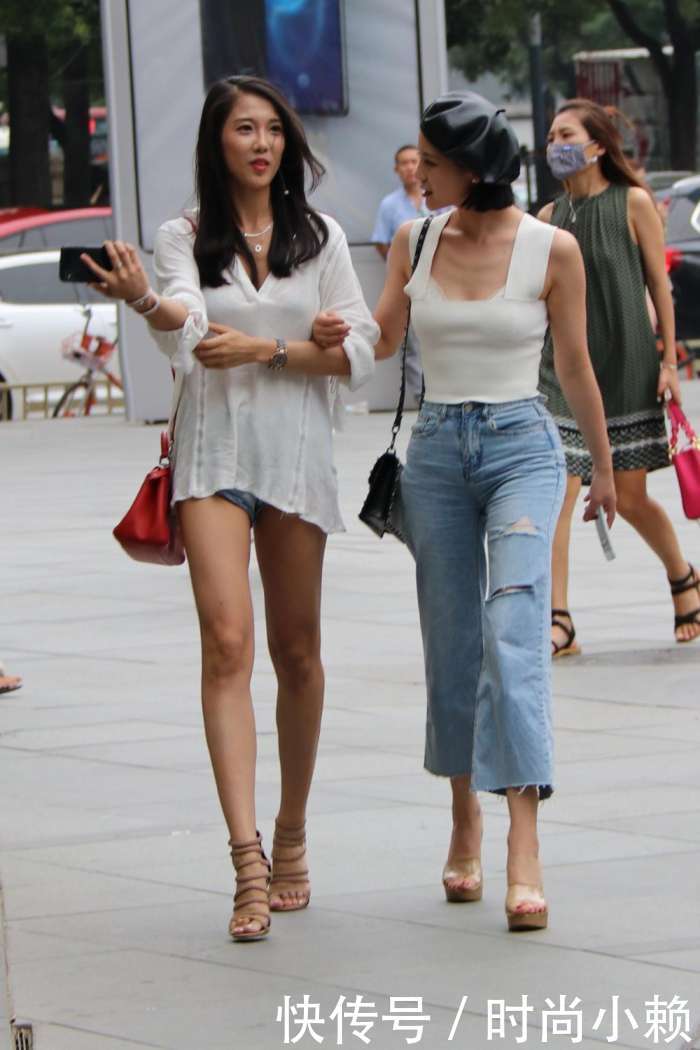 街拍: 有个漂亮的闺蜜, 是种什么体验