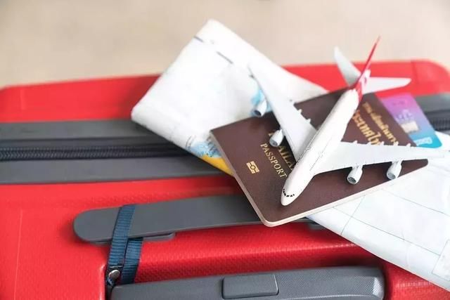 快检查你的护照！华人因这个刚落地就遭遣返！