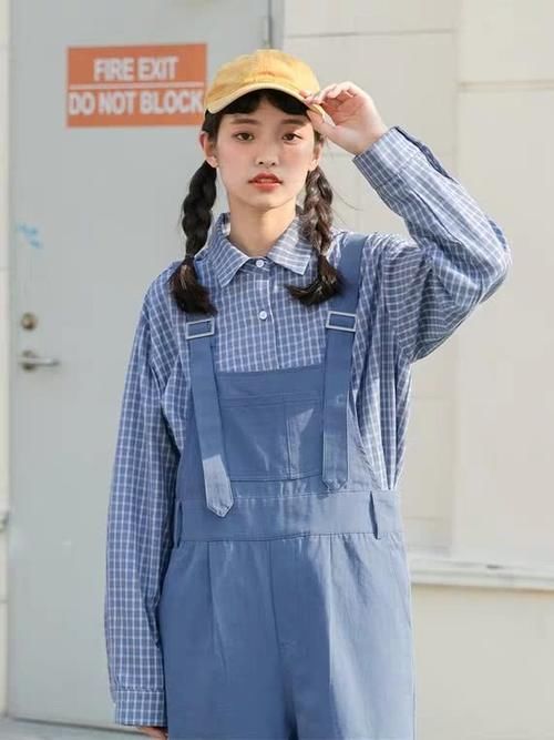  『设计』甜美风不够，裤子来凑！瞧00后都在穿“少女裤”，竟比阔腿裤还显瘦？