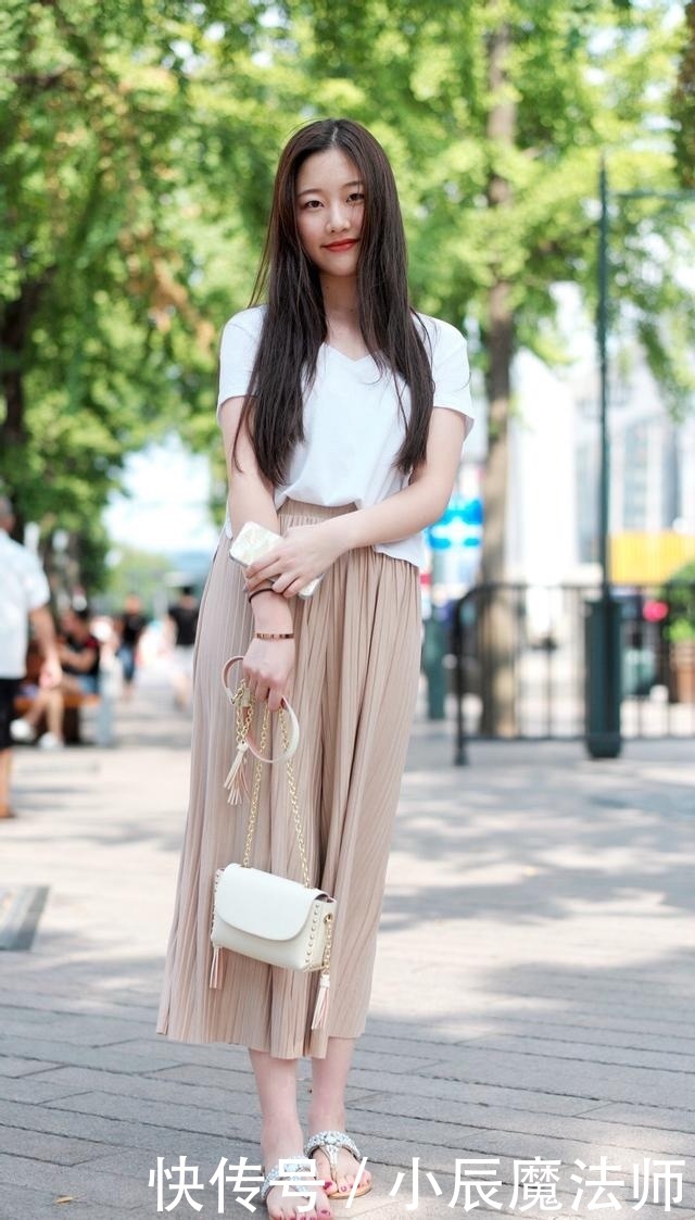 #精彩#街拍:我只想现在过得精彩,无所谓好坏