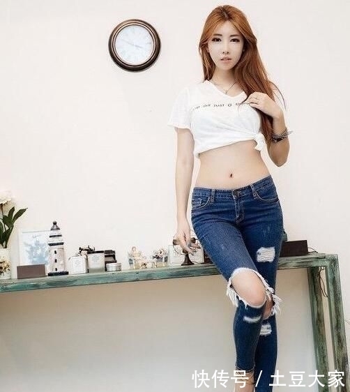 [ 美女]优雅迷人有气质！，时髦个性的牛仔裤美女
