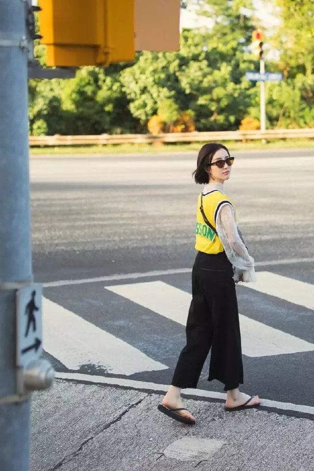 舒畅只是剪了摩卡波波头发型，人变美了还特别减龄，网友:她红了