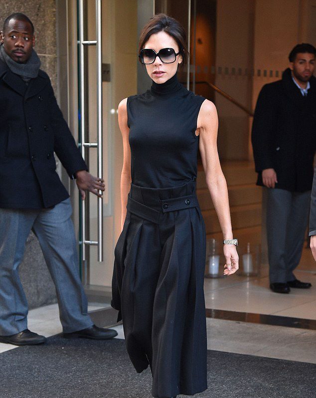  「贝嫂」贝嫂教你矮个子穿搭技巧,长款阔腿裤搭配显高又有魅力,太时髦了