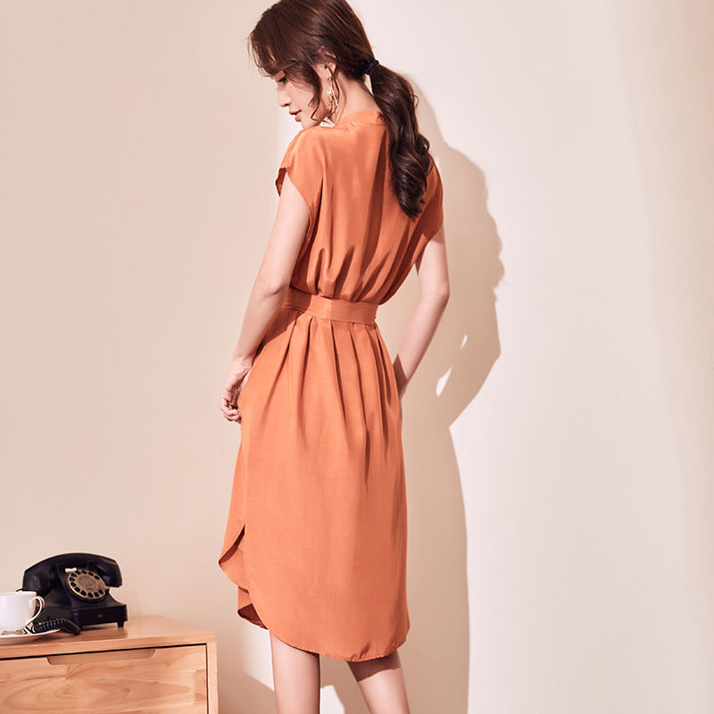 女人要活得精致!7月新上的连衣裙，美得各有千秋，美的挪不开眼