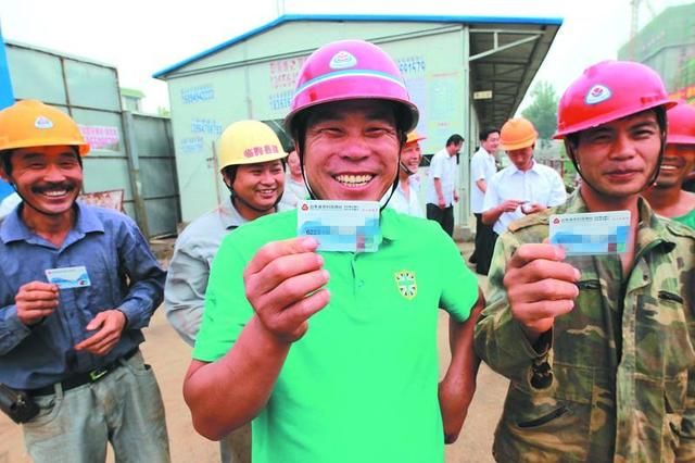 本月起，建筑工人实名制开启，为啥有些农民开始发愁了？
