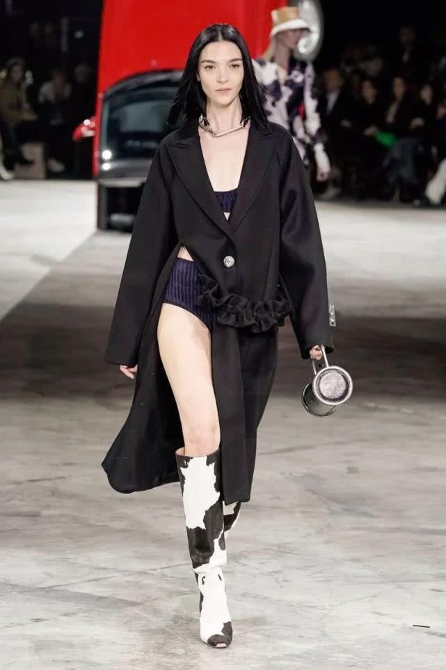  『Off』运动潮牌也可以很时髦丨Off-White 2020 秋冬系列
