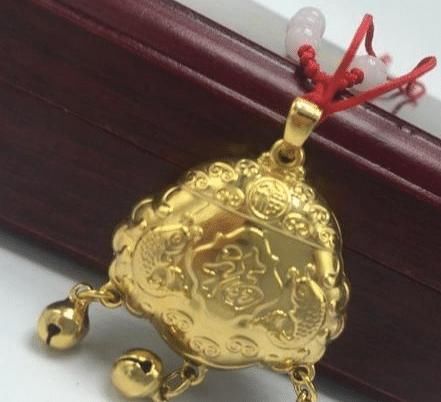  富贵■心理学：四个金锁，你想给孩子戴哪个？测出你的孩子有没有富贵命