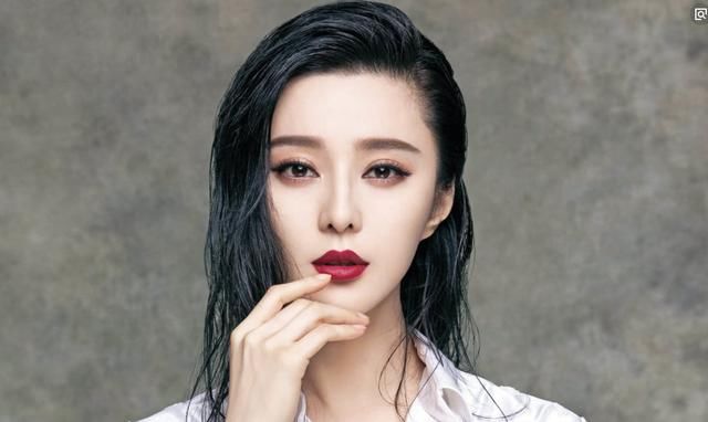 范冰冰流出手铐照,被抓是真的?圈内知情人爆料称:早就被抓了