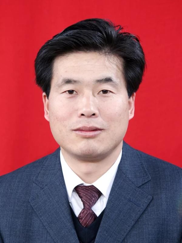 关于王隆等同志任前公示的公告