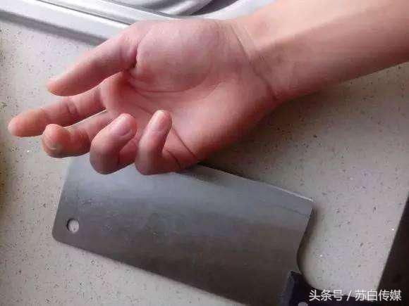 社会湖北黄石铁山女子打麻将5个八筒被剁手 谣言 造谣者被抓