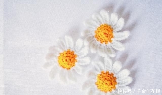  「花香」像闻花香一样看着雏菊，每天都变得美丽