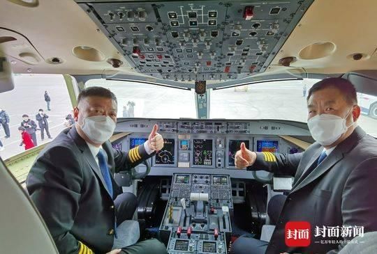  「空客飞机」成都航空护送“最美逆行者”再赴湖北 四川出征总人