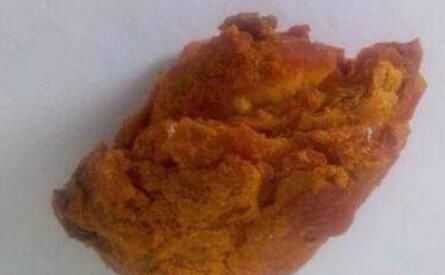  母鸡：农村怪相：商贩在农村高价收购老母鸡，年岁越久的越好，