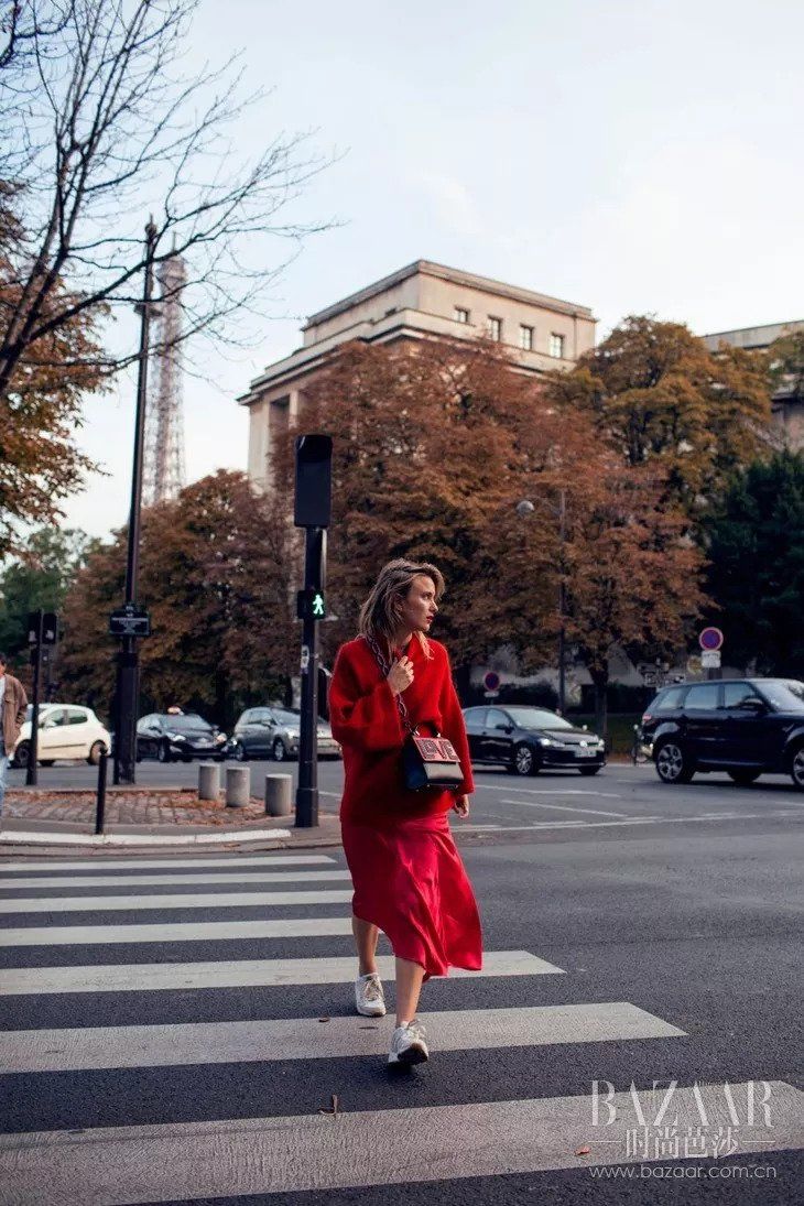 今年的秋冬流行色很吉利,还没到过年就要红火起来!