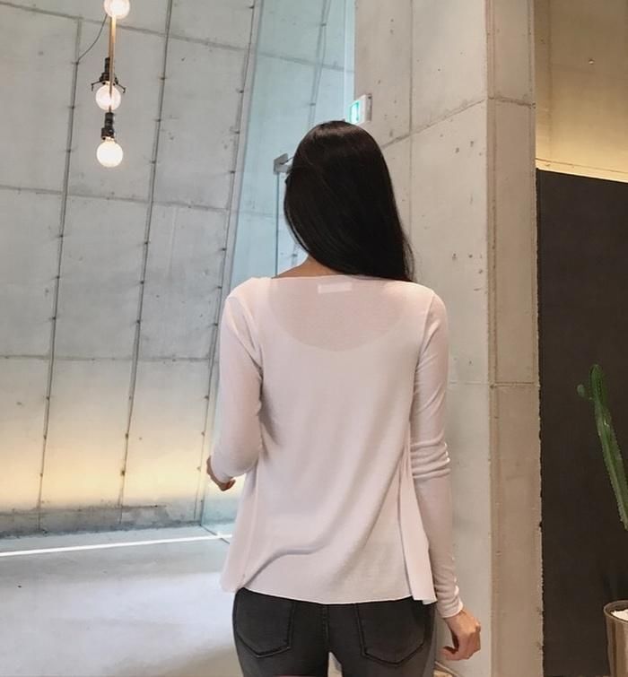 明人不说暗话，厚嘴唇女神真的很性感，前凸后翘身段“激动”不?