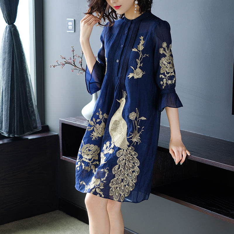 过时的夏装送我也不要，入秋后的新款欧货裙，时尚美嫩，先穿先美