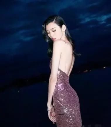 长相与身材哪个重要?当168的迪丽热巴撞上178的奚梦瑶，一目了然