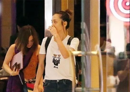 女神失威！王君馨素颜惊现熊猫眼