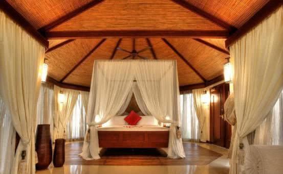 这座酒店拥有60公顷自然保护区，可以观赏当地野生动物和沙漠动物