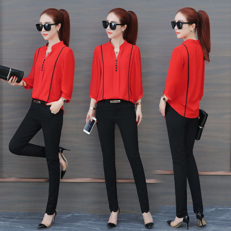 头次发现!这小衫，比真丝还洋气百搭，43岁以上女人中秋穿正好