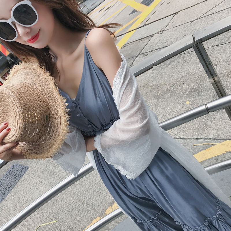 天阿噜，女人在海边这样穿，凸显S曲线，迷人性感，美得不像话