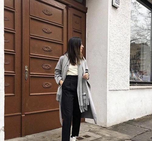  冬季：聪明女人从不用短靴配大衣，潮款鞋勿错过，搭配好女人味爆棚