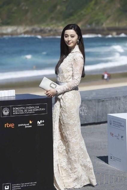 看了范冰冰的跨，男人都要怀疑人生了！这尺寸，有点超乎了想象！