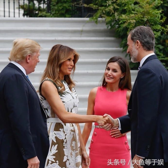 西班牙王后意外撞衫梅拉尼娅,莱蒂齐亚衣架子